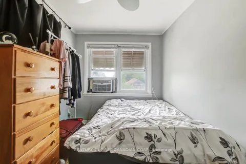 776 Quebec Street, ON N5Y 1X4