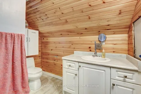 776 Quebec Street, ON N5Y 1X4