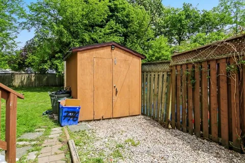 776 Quebec Street, ON N5Y 1X4