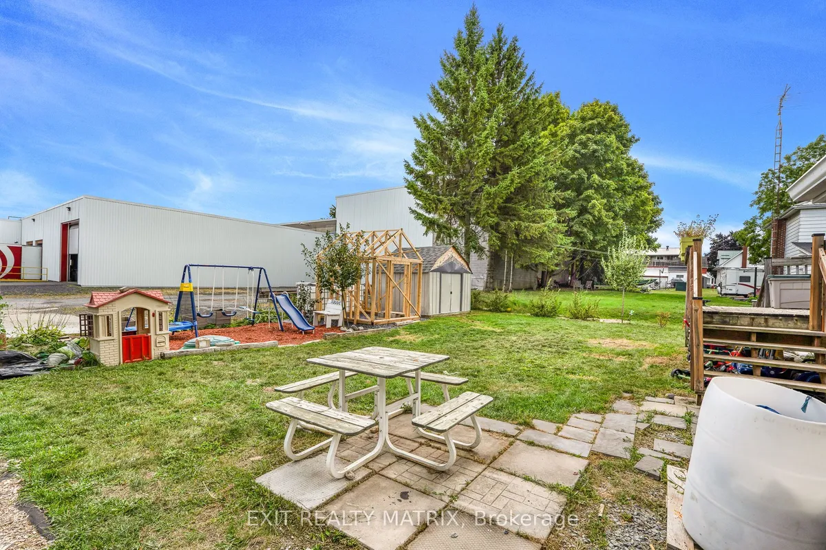 94 Peel Street, ON K0C 1A0