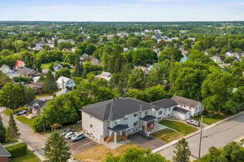 201-203 Teskey Street, ON K0A 1A0