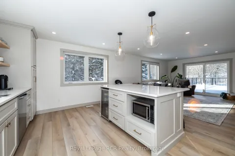 126 West Street, ON N4K 5N7