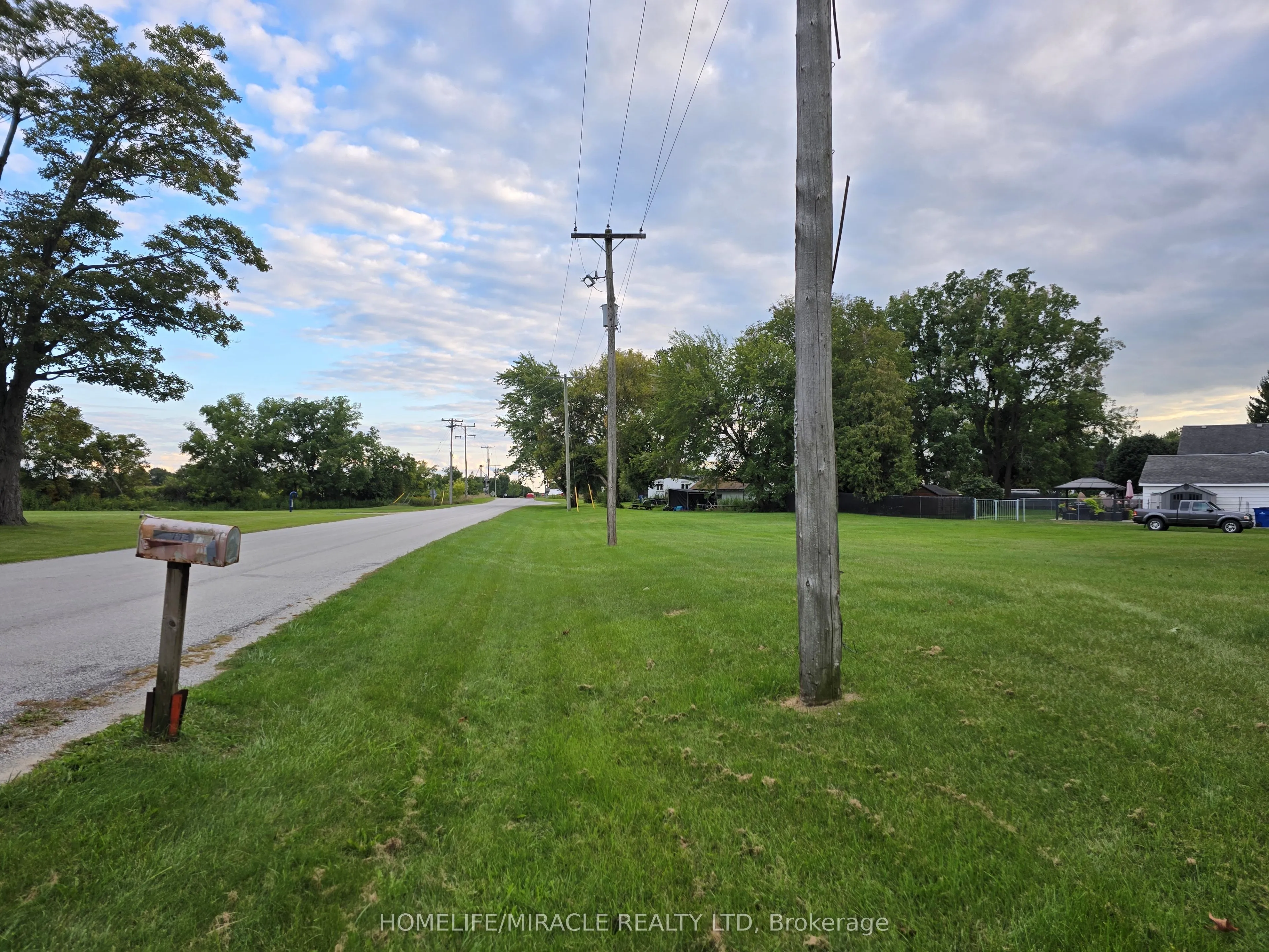 000 Oak Street, ON N0P 1C0