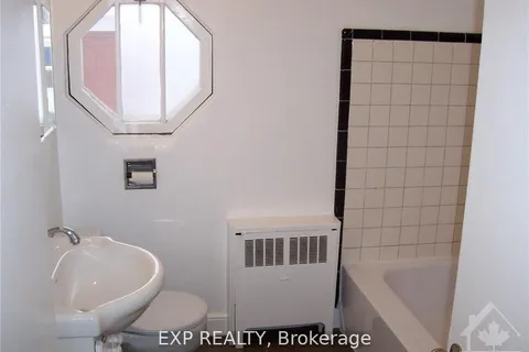 879 Kirkwood Avenue, ON K1Z 5Y3