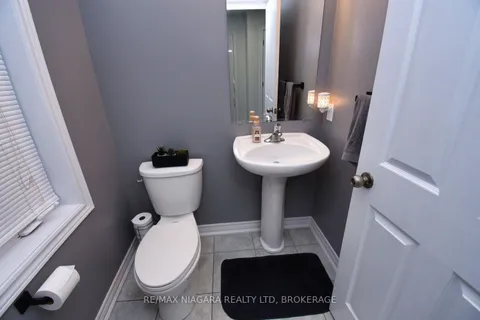 160 WALLACE Avenue, ON L3B 1R5