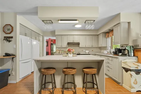 4555 Glen Roy Road, ON K0C 1L0