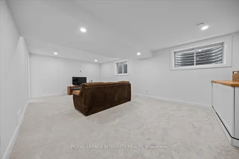 970 Islington Way, ON K1T 0T9