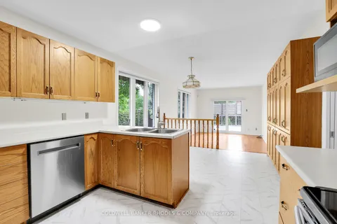 62 Beechfern Drive, ON K2S 1E3