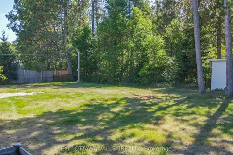 23 Sprucedale Avenue, ON K0J 1B0