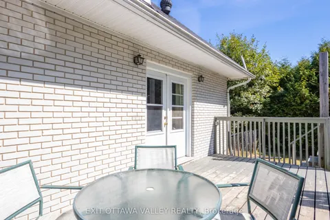 23 Sprucedale Avenue, ON K0J 1B0