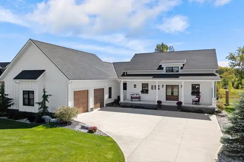 4 Fawn Creek Lane, ON N0M 1G0