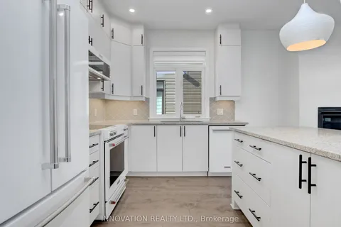 565 Bobolink Ridge, ON K2S 2P4