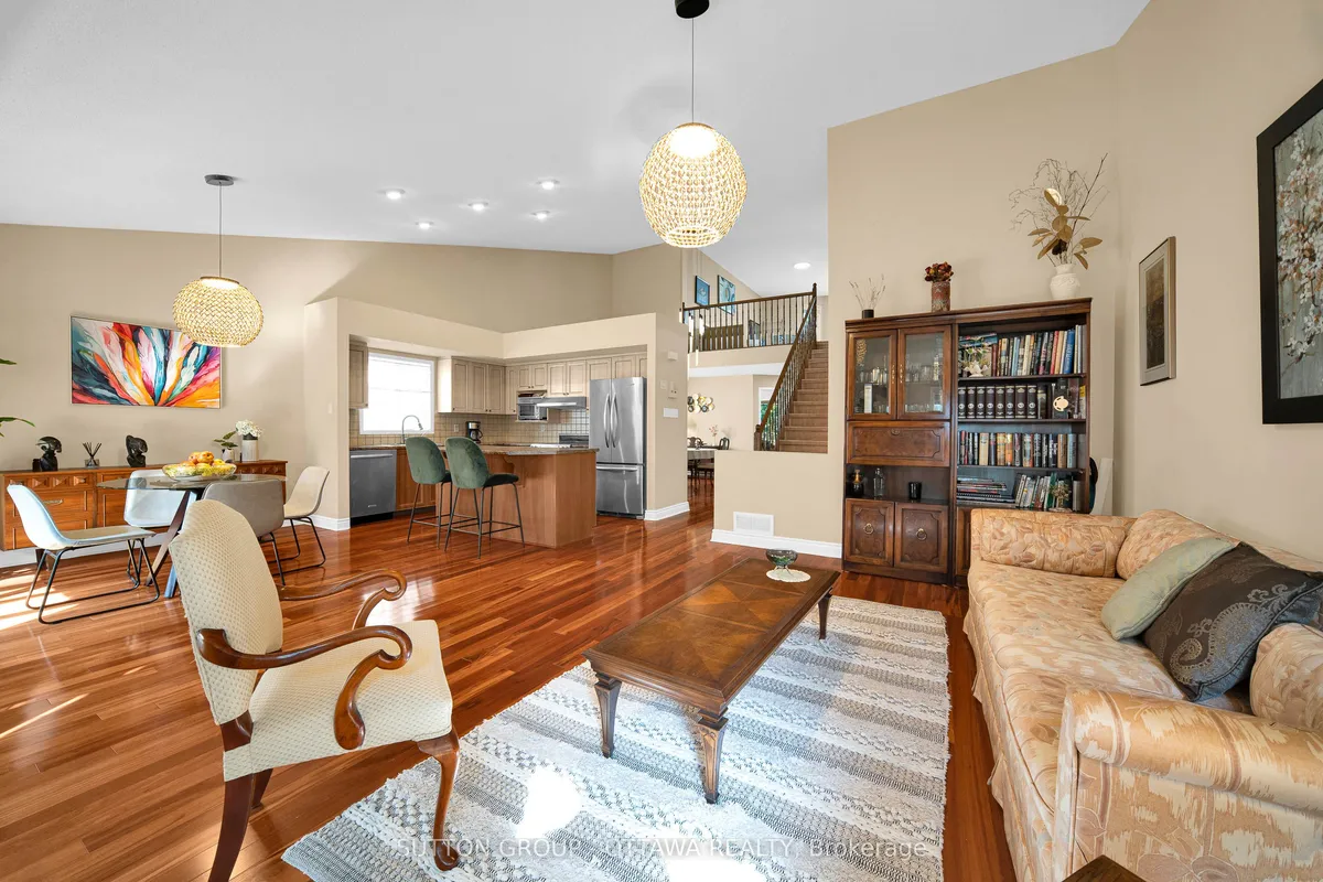 128 Annapolis Circle, ON K1V 1Z3