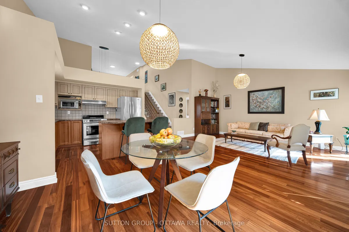 128 Annapolis Circle, ON K1V 1Z3