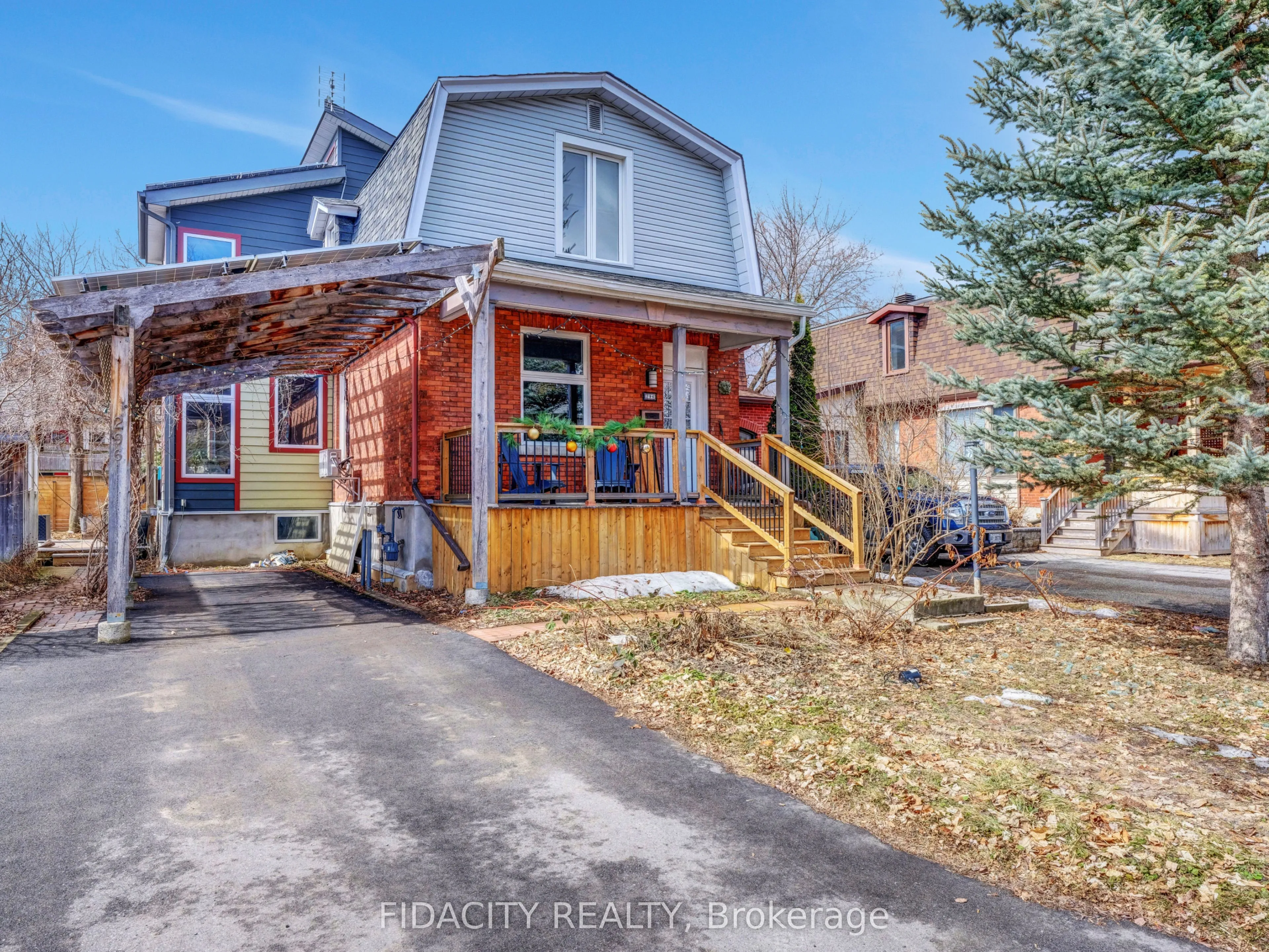 296 Royal Avenue, ON K2A 1T5