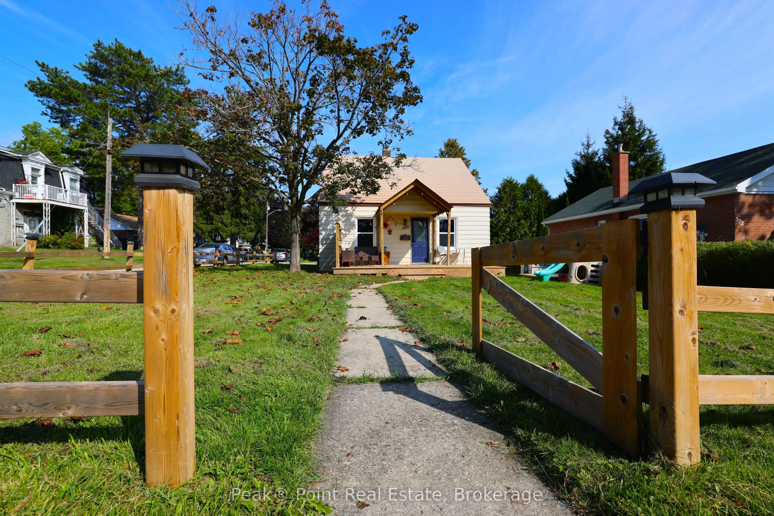 580 14TH Street, ON N4K 3Y2