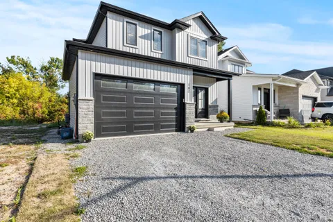 181 Hodgkins Avenue, ON L2V 0M6