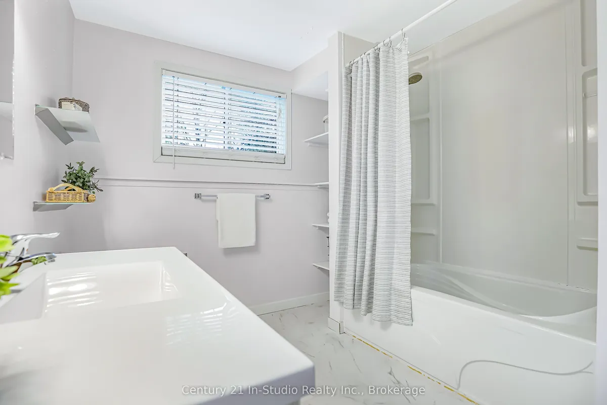 550 McNabb Street, ON N0H 2L0