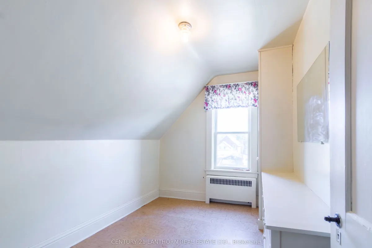 23 Howard Street, ON K8P 3T1