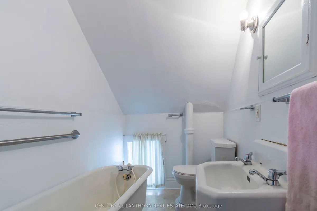 23 Howard Street, ON K8P 3T1