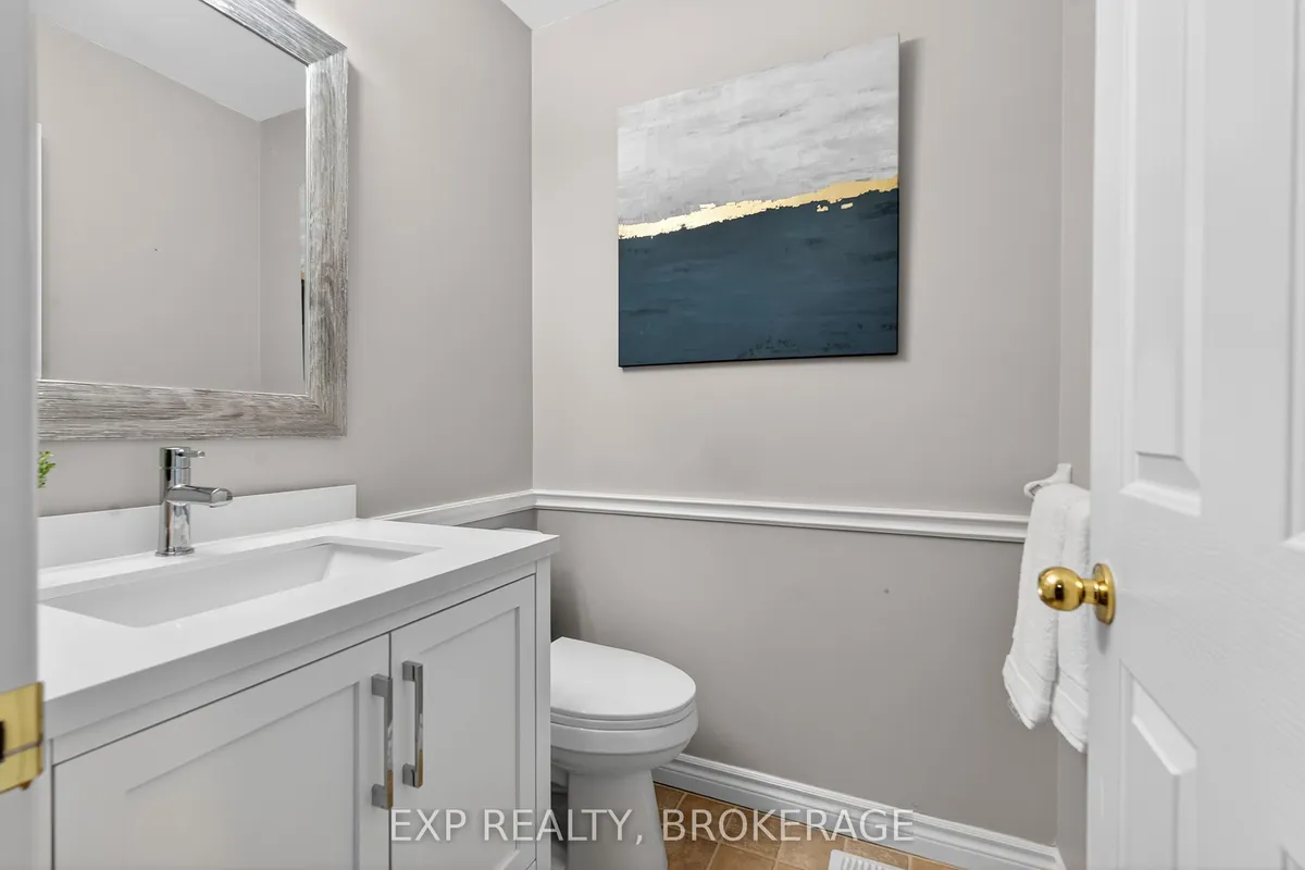 230 HONEYWOOD Avenue, ON K7K 7L4