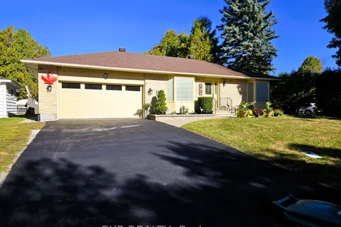 16 Evelyn Street, ON K2S 1M9