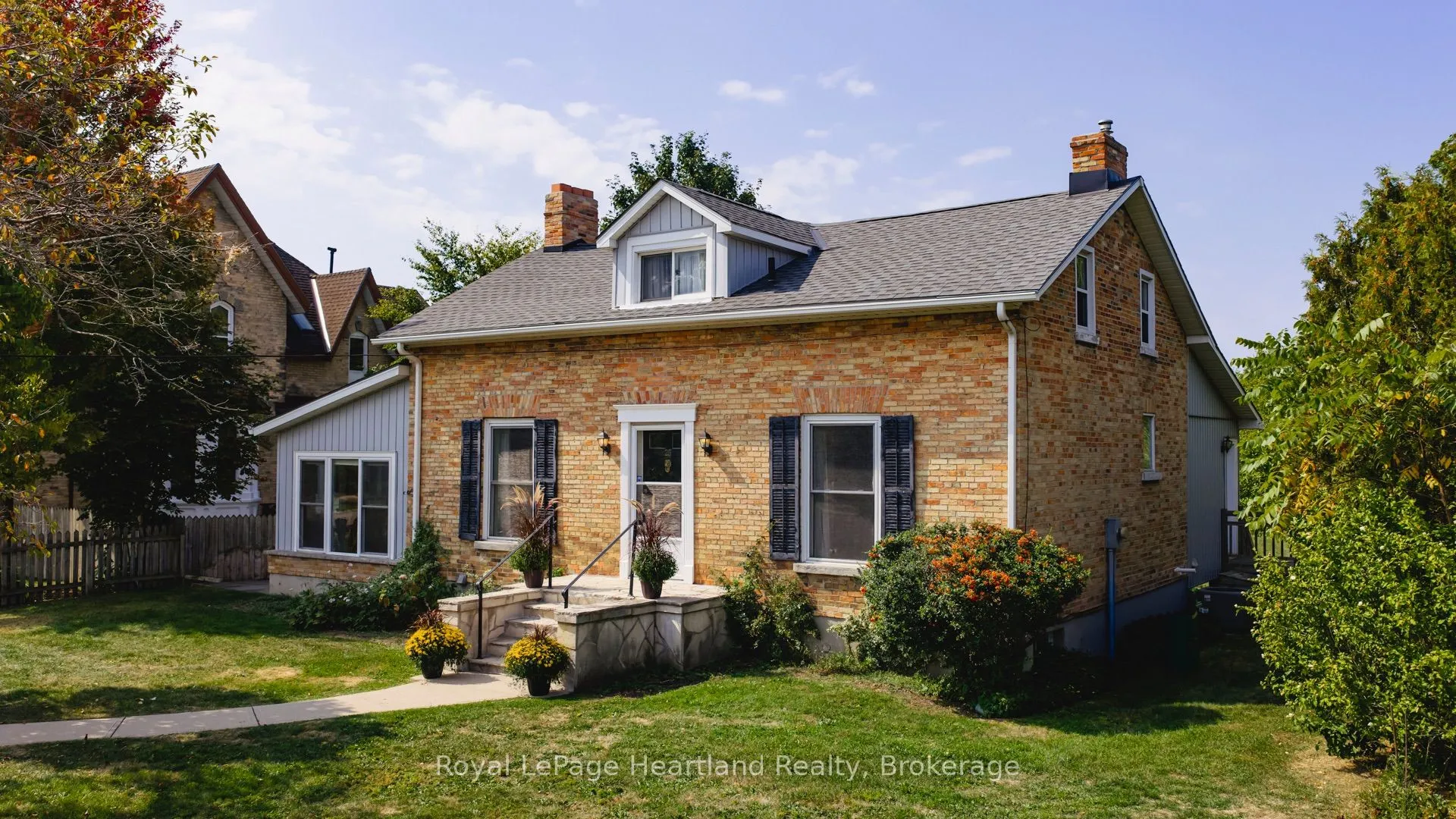 25 Wellington Street, ON N7A 2W6