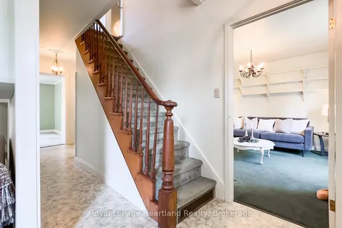 25 Wellington Street, ON N7A 2W6