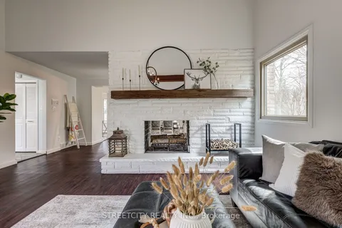 7 Thistle Court, ON N4G 2S8