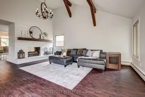 7 Thistle Court, ON N4G 2S8