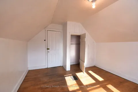 14 Spruceside Avenue, ON L8P 3Y3