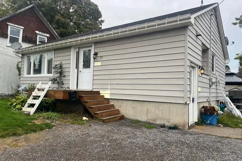 27 Margaret Street, ON L1A 1Y4