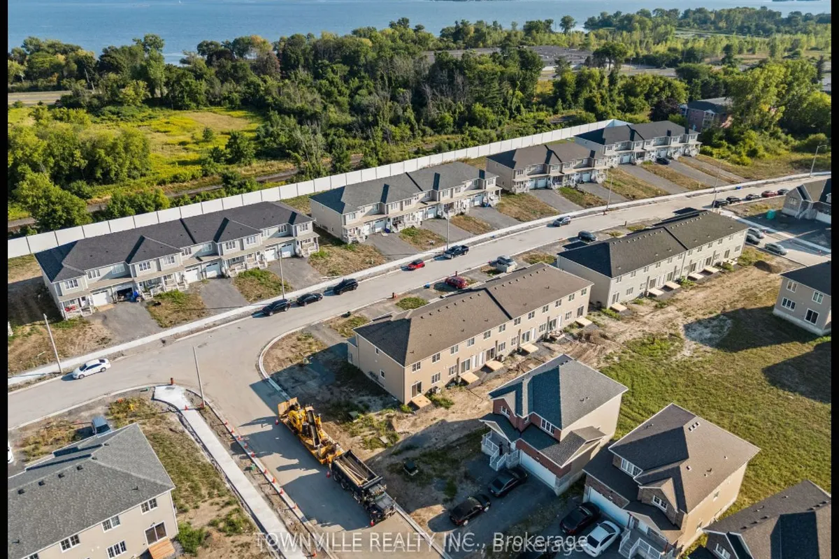 33 Bradden Crescent, ON K8N 0T8