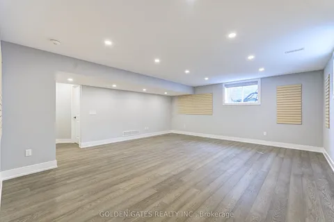 2 Seaton Crescent, ON N4G 0J8