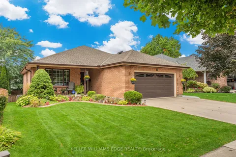 8 Oakridge Boulevard, ON L3E 0R7