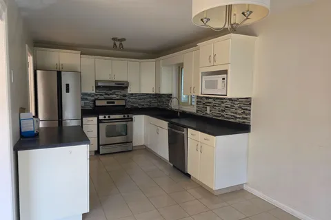 7 Terrama Court, ON L2S 3X1