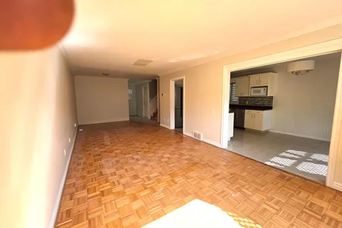 7 Terrama Court, ON L2S 3X1