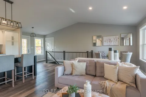 2 East Street, ON L0A 1A0