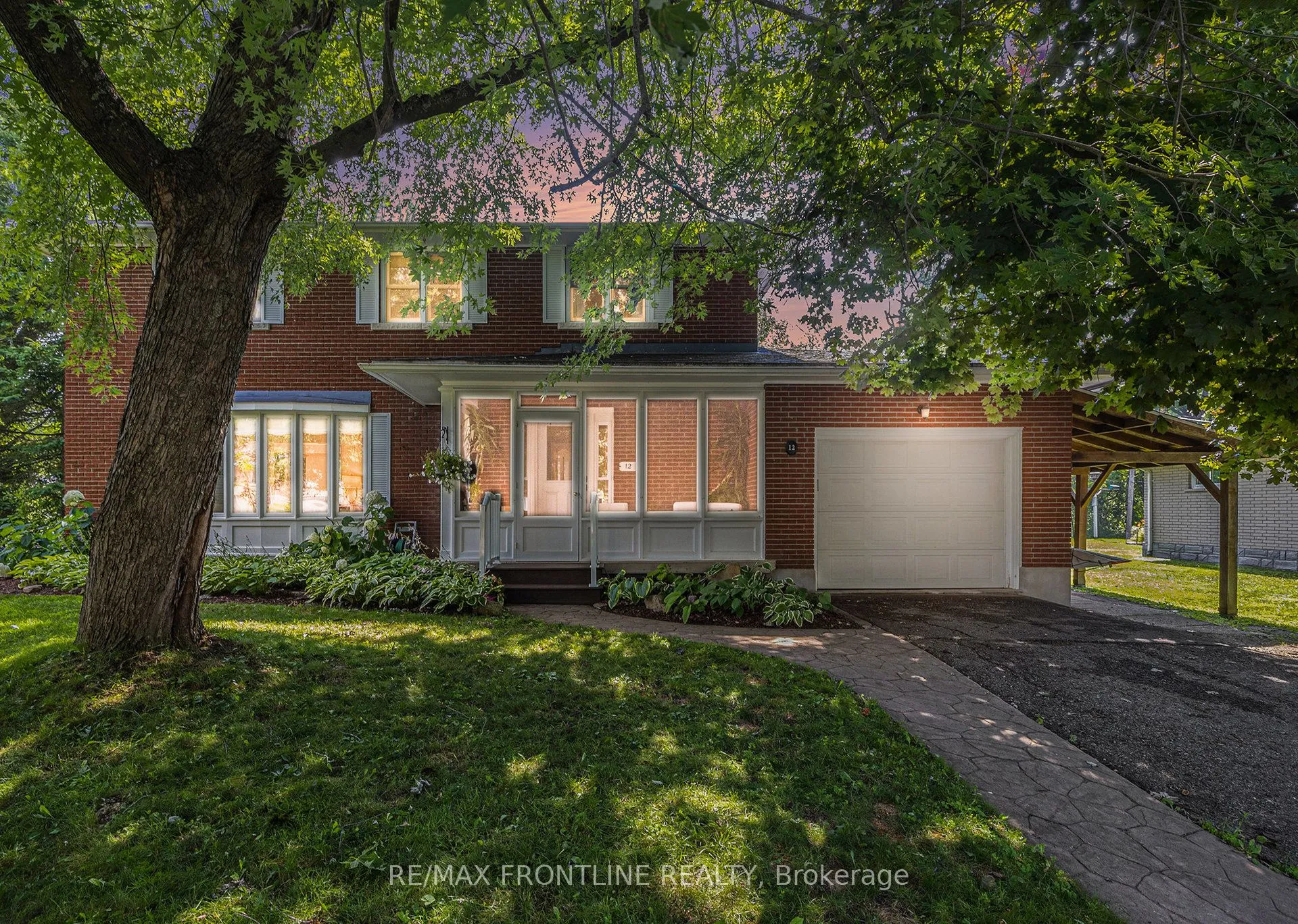 12 Glenview Crescent, ON K7H 2L2