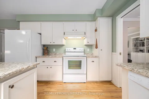 12 Glenview Crescent, ON K7H 2L2