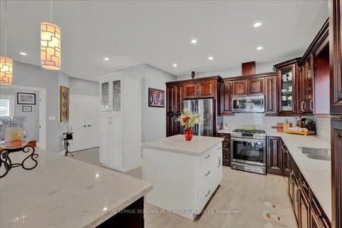 89 Eleanor Avenue, ON L8W 1C8