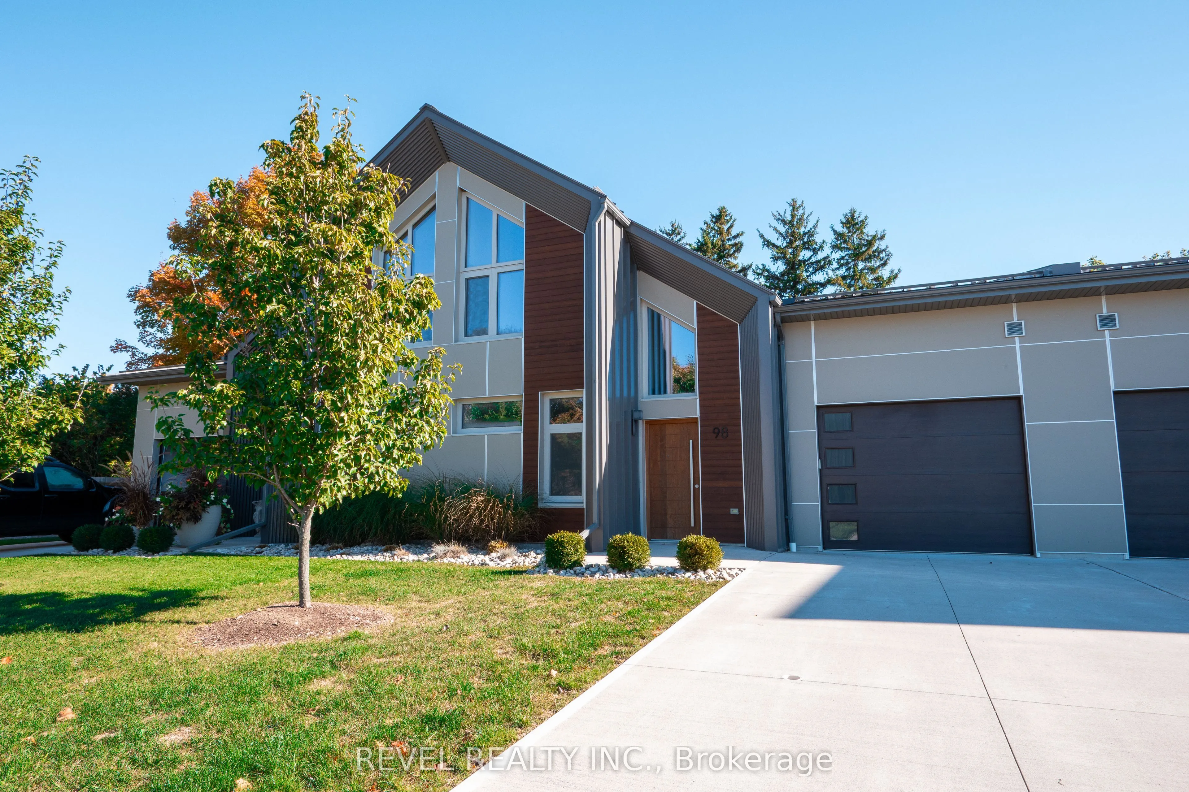 92 Elgin Street, ON N0J 1J0