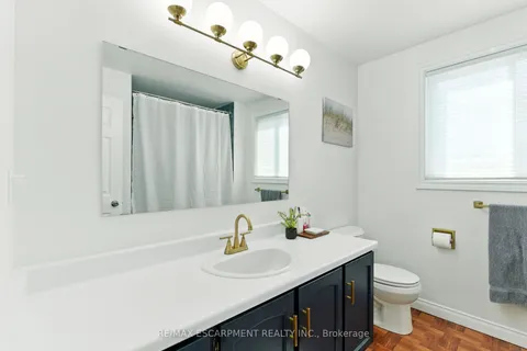 10 Millpond Place, ON L8W 2W7