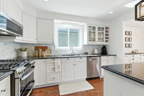 10 Millpond Place, ON L8W 2W7