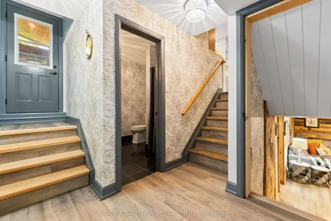 9 Rosewood Court, ON N3R 7C9