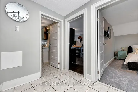 566 Kirkwood Avenue, ON K1Z 5X4