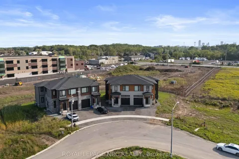 7392 Splendour Drive, ON L2H 3V8