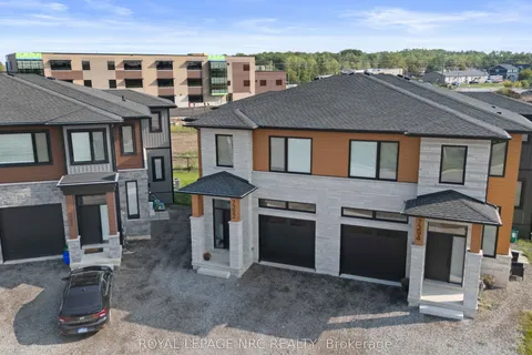 7392 Splendour Drive, ON L2H 3V8