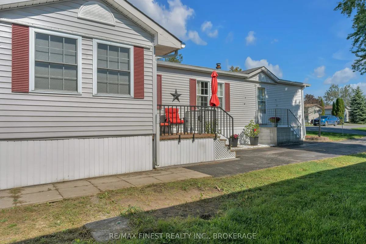 17 ELM Street, ON K7R 0E9