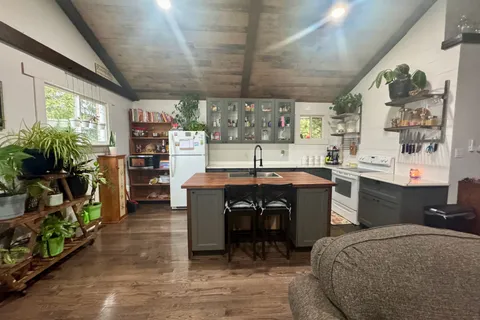 29796 Hwy 62 N/A, ON K0L 1C0